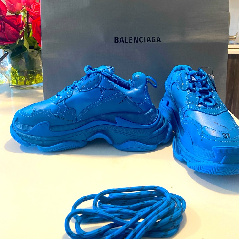 Authentic NEW Balenciaga Triple S sneaker